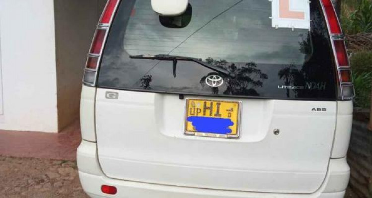 TOYOTA NOAH 1998