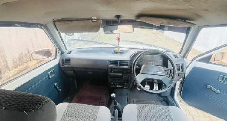 MAZDA FAMILIA WAGON 1993