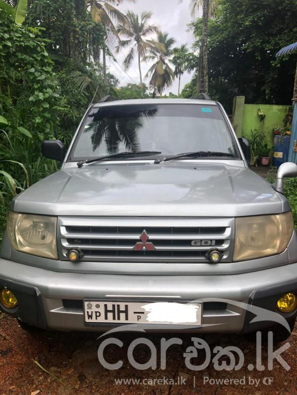 MITSUBISHI PAJERO 2000