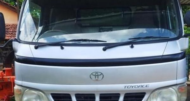 TOYOTA TOYOACE 2001