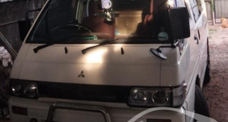 MITSUBISHI DELICA PO5 1995