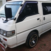 MITSUBISHI DELICA PO5 1995