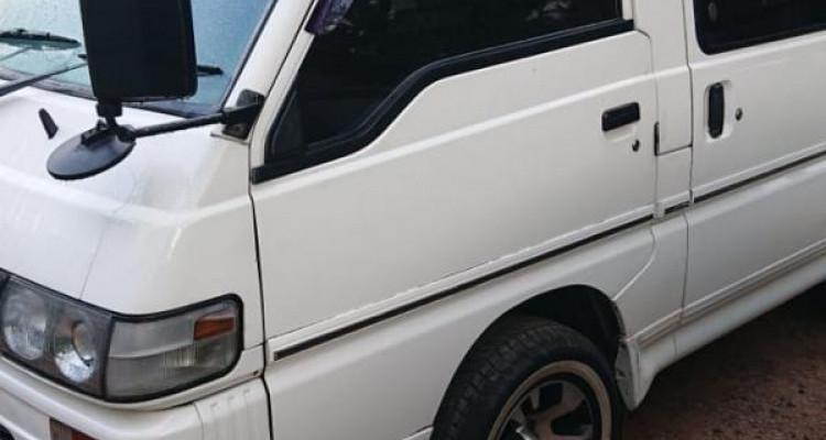 MITSUBISHI DELICA PO5 1995