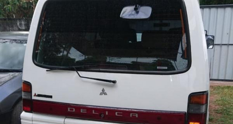 MITSUBISHI DELICA PO5 1995