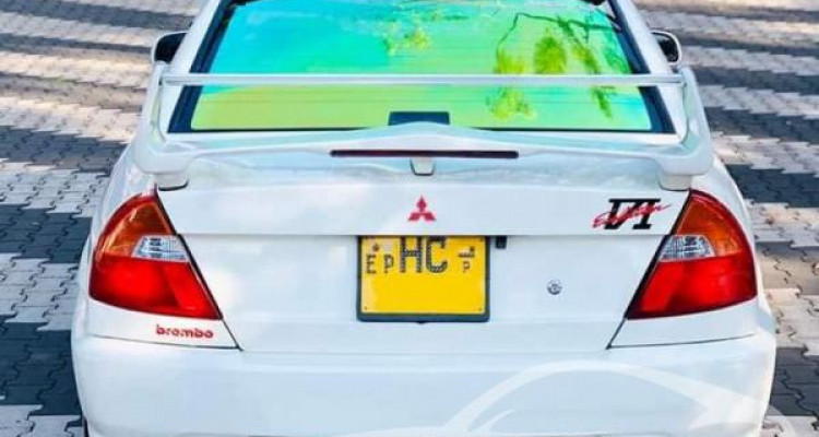 MITSUBISHI LANCER 2000