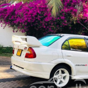 MITSUBISHI LANCER 2000