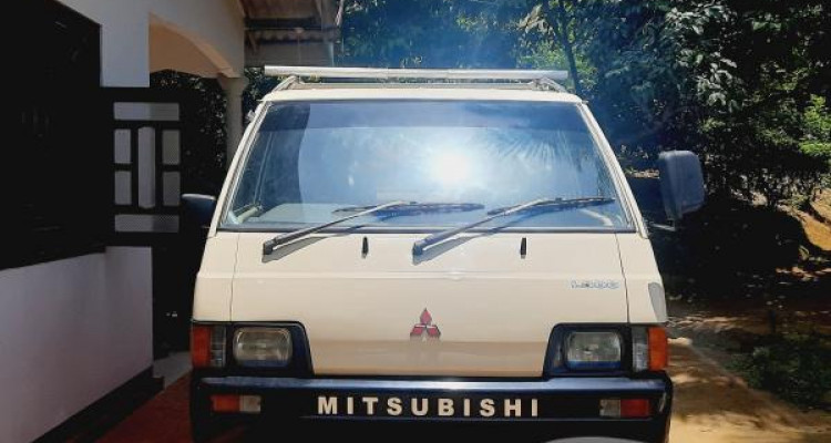 MITSUBISHI DELICA L300 1979