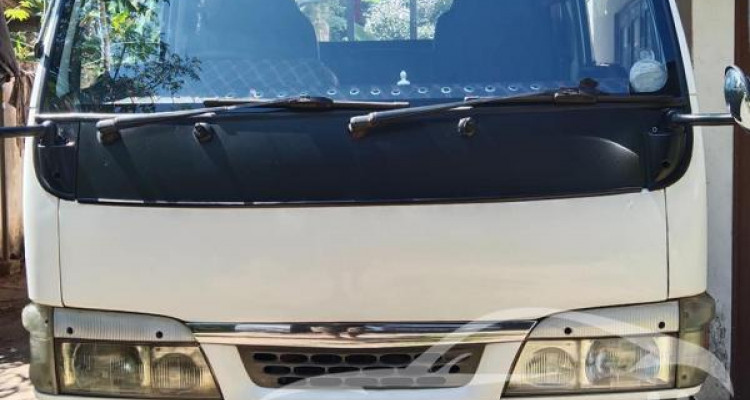 FAW CREW CAB 2011