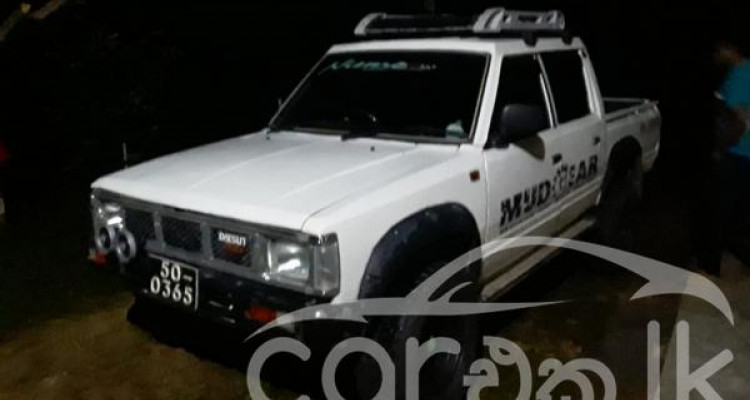NISSAN DOUBLE CAB 1985