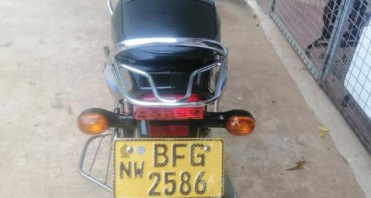 BAJAJ CT100 2017