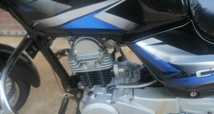 BAJAJ CT100 2017