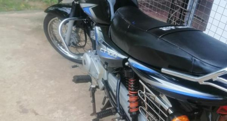 BAJAJ CT100 2017