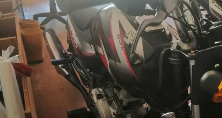 BAJAJ CT100 2018