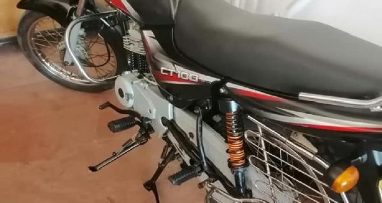 BAJAJ CT100 2018