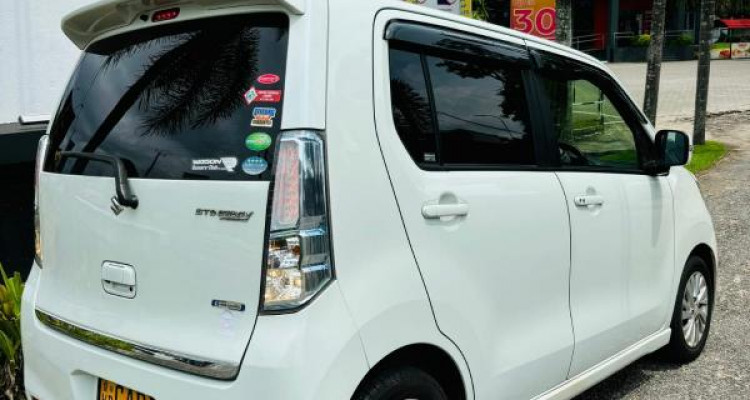 SUZUKI WAGON R STINGRAY 44 S 2014