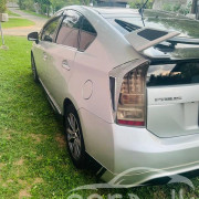 TOYOTA PRIUS S TOURING 2010