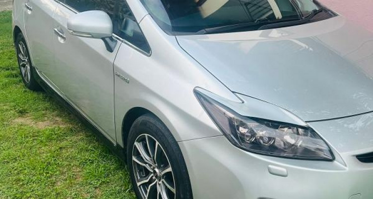 TOYOTA PRIUS S TOURING 2010