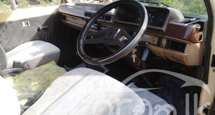 MITSUBISHI DELICA 1984