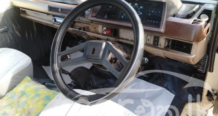 MITSUBISHI DELICA 1984