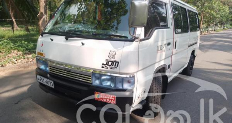 NISSAN CARAVAN E24 1993