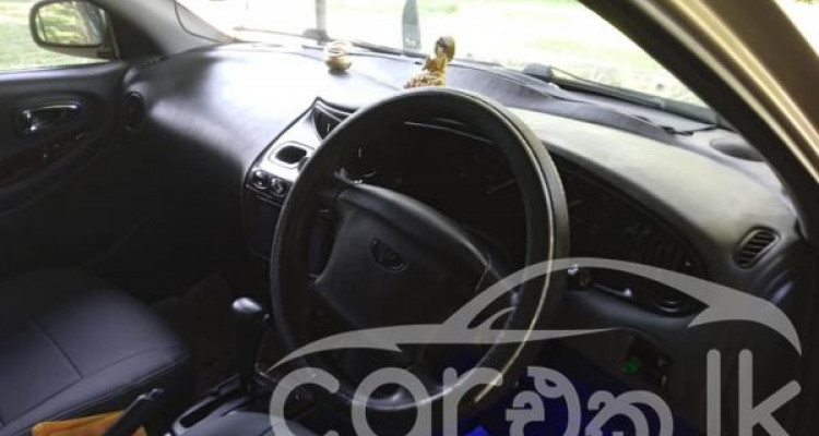 DAEWOO LEGANZA 2000