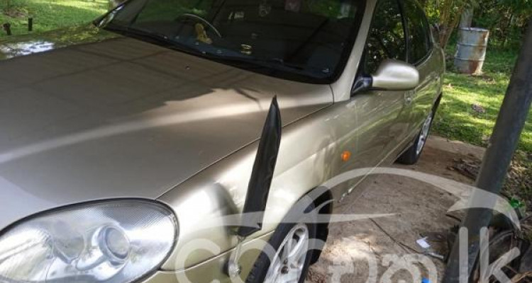 DAEWOO LEGANZA 2000