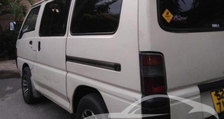 MITSUBISHI DELICA PO5 1987
