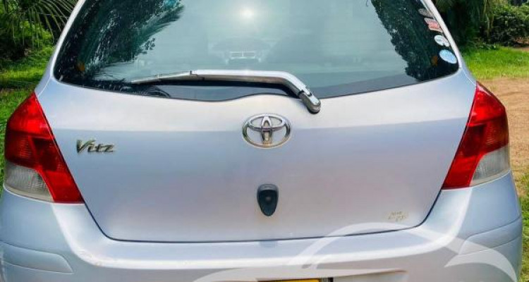 TOYOTA VITZ 2008