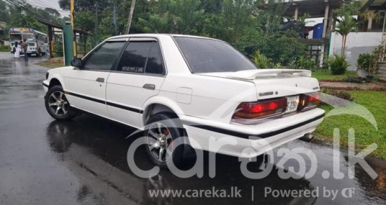 NISSAN BLUEBIRD SU12 1992