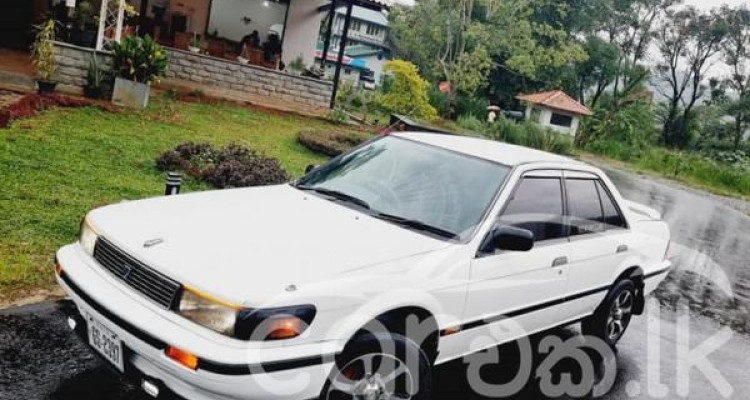 NISSAN BLUEBIRD SU12 1992