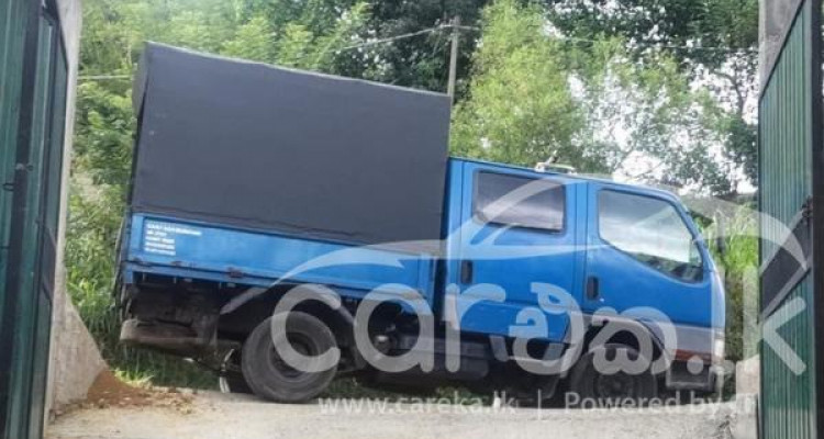 MITSUBISHI CANTER CREW CAB 1998