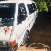 NISSAN LARGO 1990