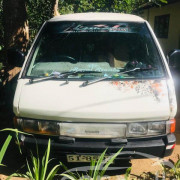 NISSAN LARGO 1990
