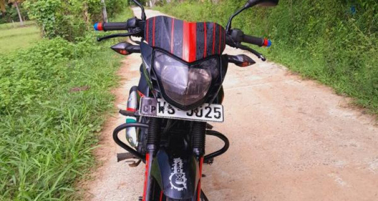 Bajaj pulsar 135 bs6 top