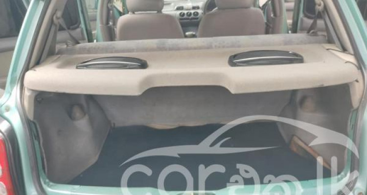 NISSAN MARCH 2000