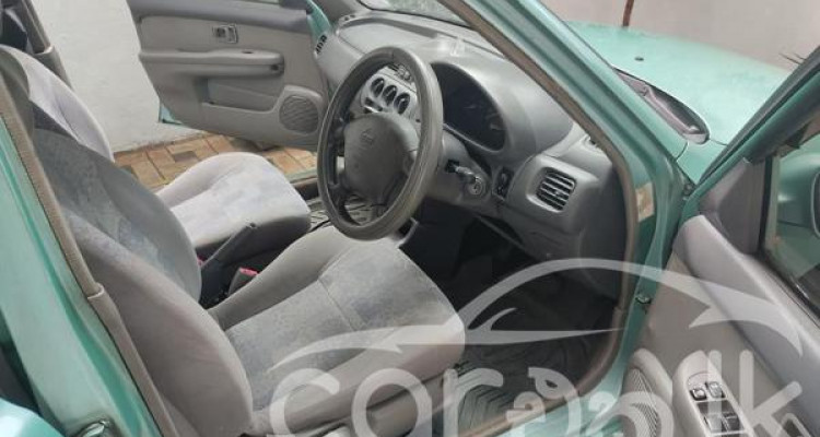 NISSAN MARCH 2000