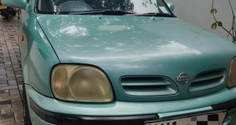 NISSAN MARCH 2000