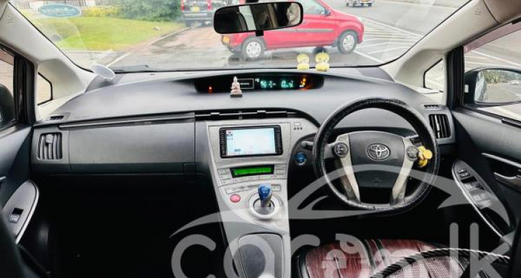 TOYOTA PRIUS 2012