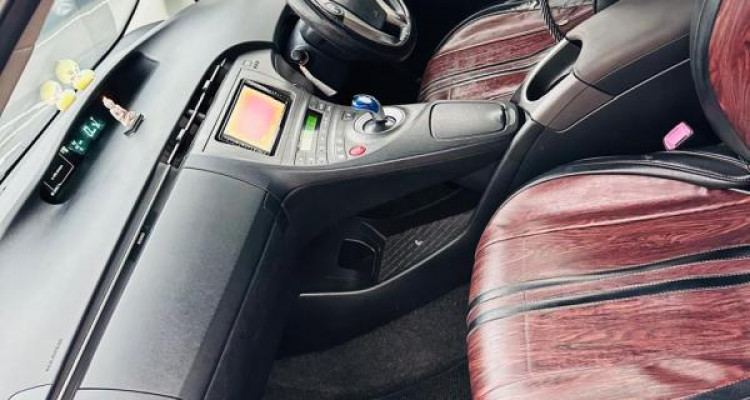 TOYOTA PRIUS 2012