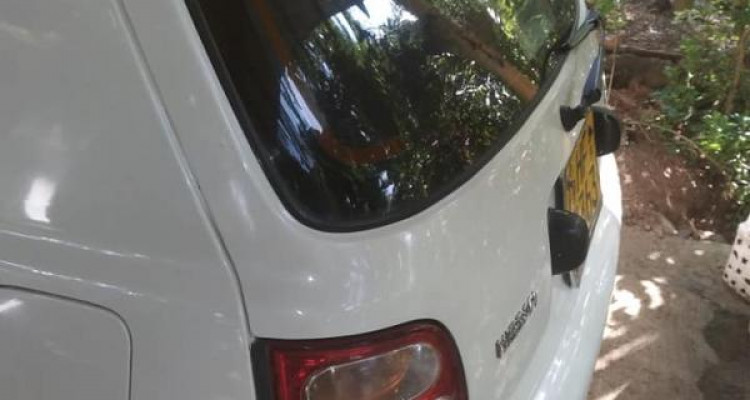 NISSAN MARCH 2000