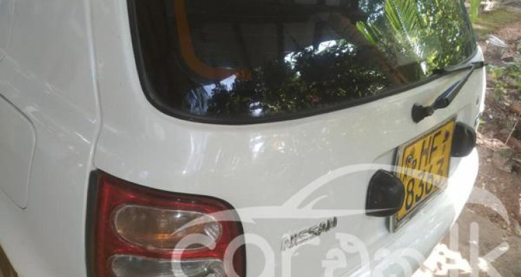 NISSAN MARCH 2000
