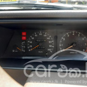NISSAN TRAD SUNNY 1988