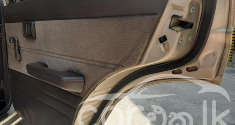 NISSAN TRAD SUNNY 1988
