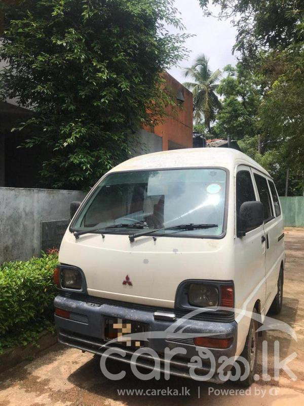 MITSUBISHI MINICAB 1999