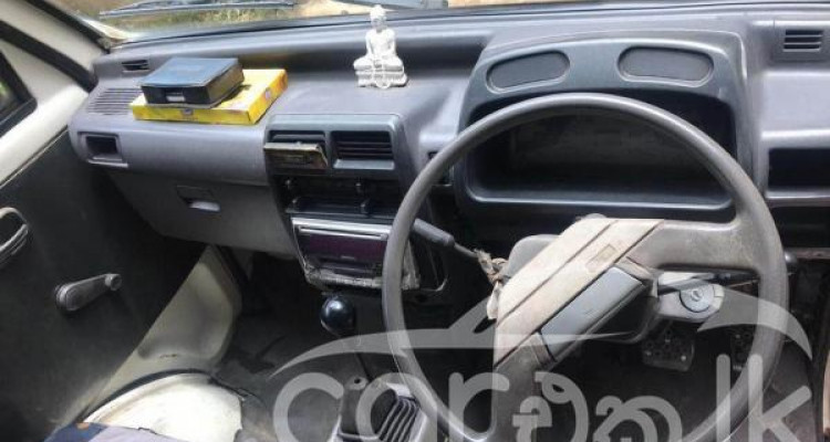 MITSUBISHI MINICAB 1999