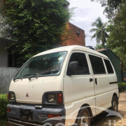 MITSUBISHI MINICAB 1999