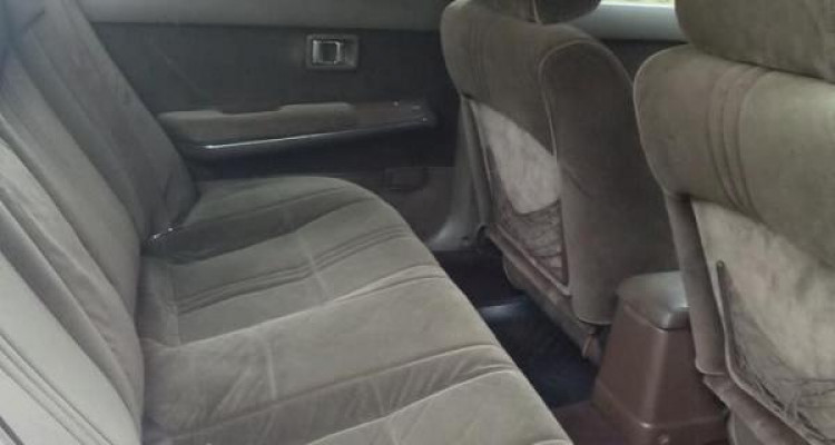 NISSAN BLUEBIRD 1990