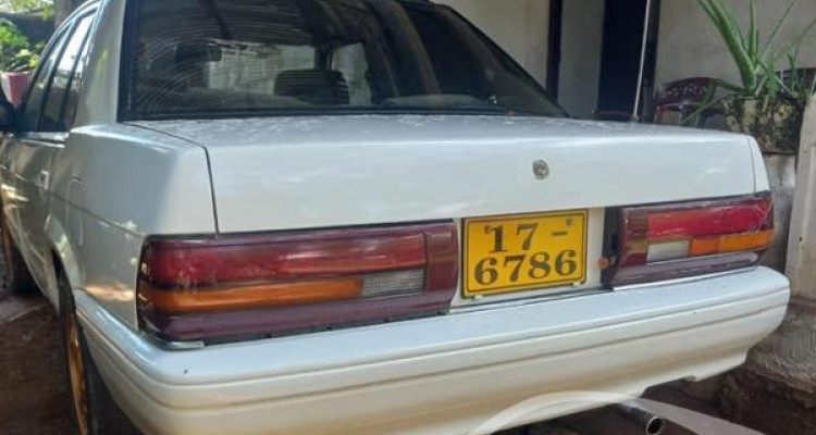 NISSAN BLUEBIRD 1990
