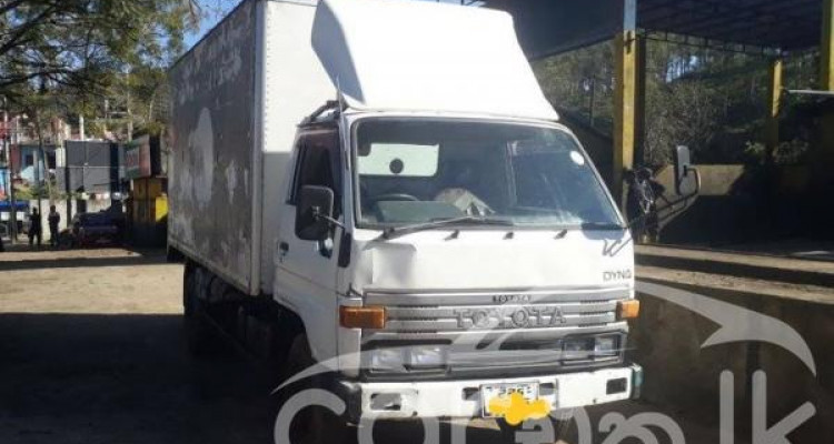 TOYOTA DYNA 1992