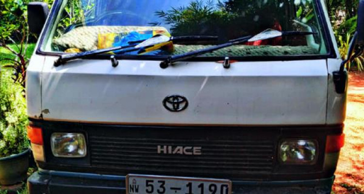 TOYOTA HIACE 1998